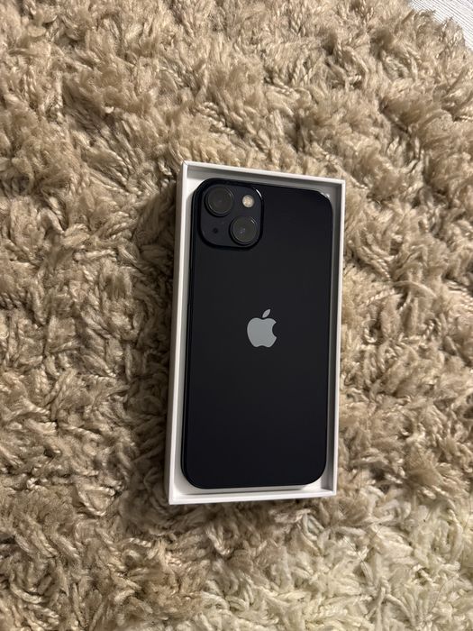iPhone 13 negru  preț fix 950!