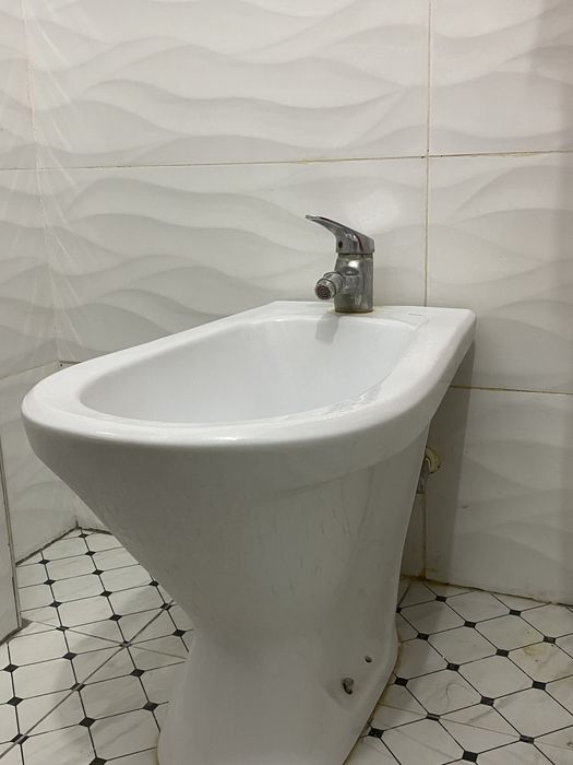 Продам белый биде