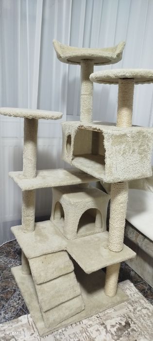 Ansamblu / Turn de joacă pentru pisici (125 cm) – Stare bună!