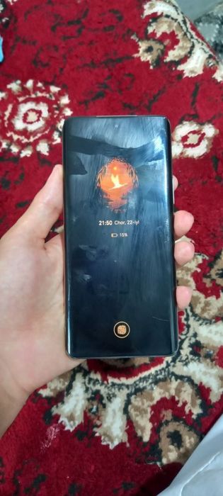 Honor x9b aybi yo hamma joyi radnoy 12+8  ga 256 xotira narxi 3mln