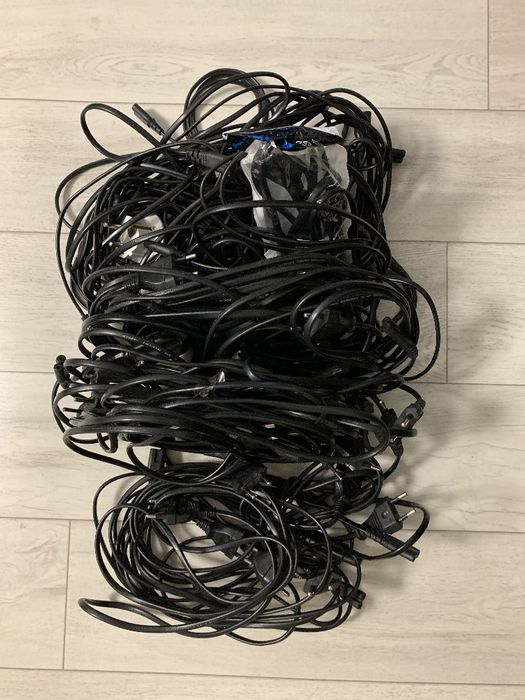 Кабель питания..