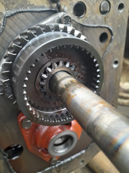 Reparati tractoare