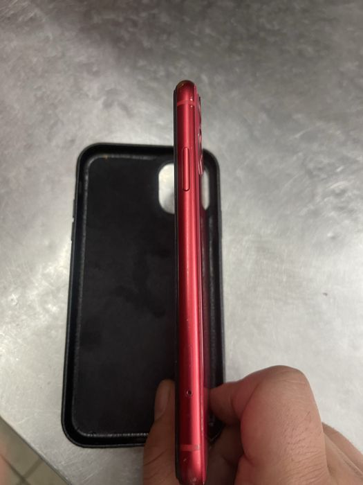 Продаю iPhone 11