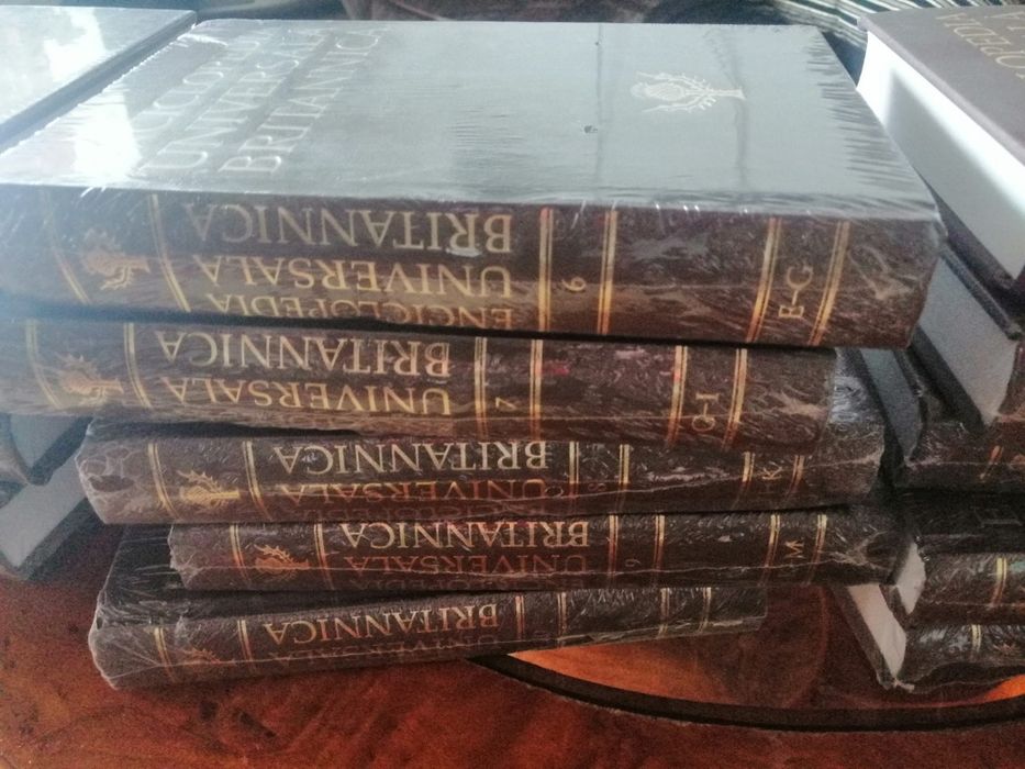 Colecția Enciclopedia Universala Britannica de la A la Z