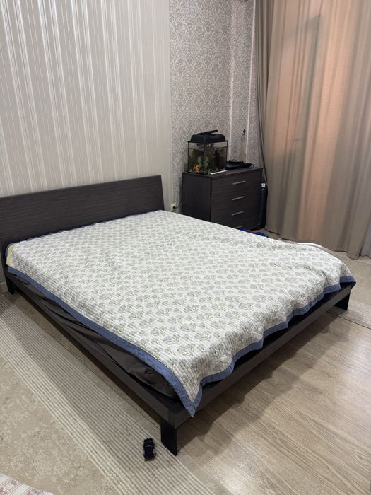 Продается спальный гарнитур
