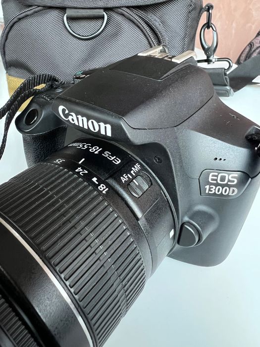 Canon EOS 1300D + обектив 18–55 mm | Отлично състояние