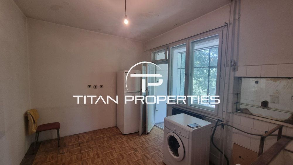 Продава се Четиристаен апартамент в Пловдив, Младежки Хълм - 120 кв.м за 2000 €/кв.м - Снимка #4