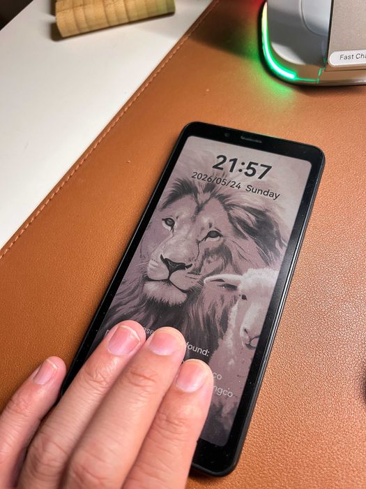 Bigme Hibreak Color E-Ink Smartphone