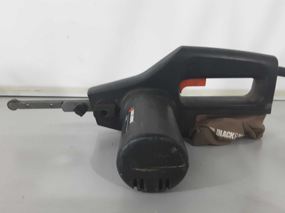 Лентов шлайф / прав - Black & Decker