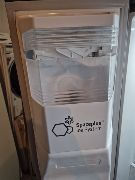 Frigider Side by Side LG