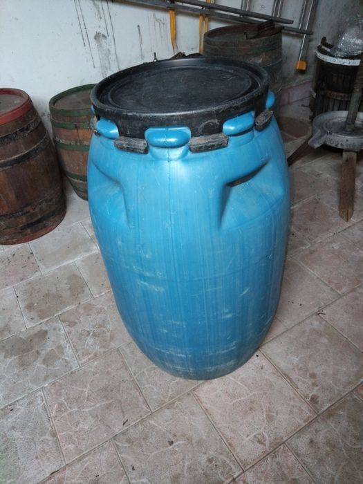 Butoaie plastic diferite marimi