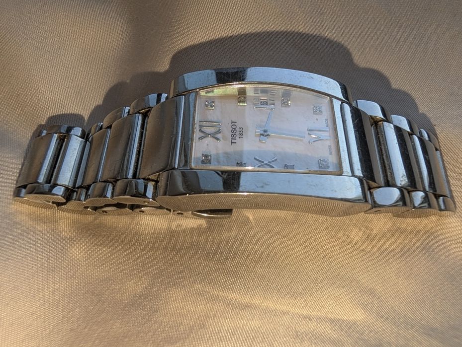 Дамски Tissot с диаманти