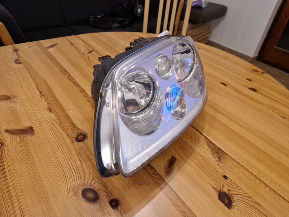 Far volkswagen Touran 2003-2007 partea stanga