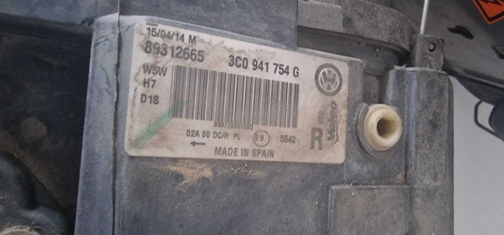 Far Dreapta Bi Xenon Passat B6 cod 3C0941754G