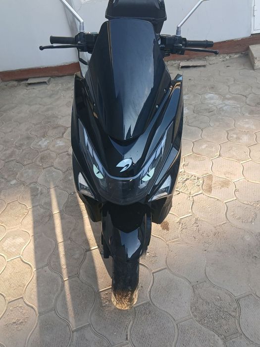 Benzinli skutr sotiladi