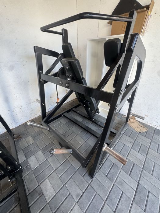 De vanzare presa picioare si pullover spate