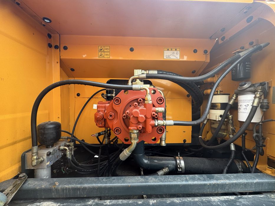 Экскаватор гусенечный