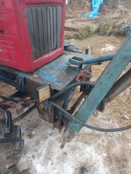 Tractor U650  cu încărcător frontal