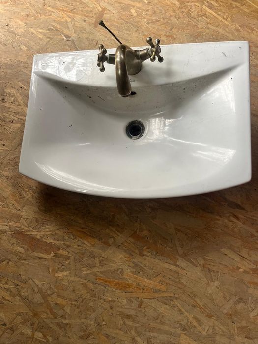 Ghiuveta(lavoar) baie 550