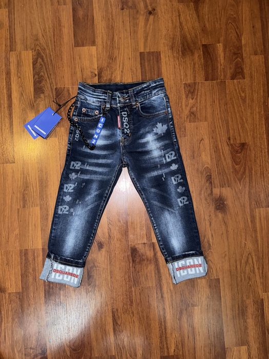 Blugi si camasi diferite modele