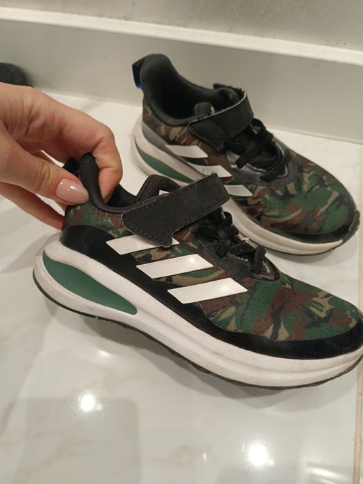 Маратонки adidas