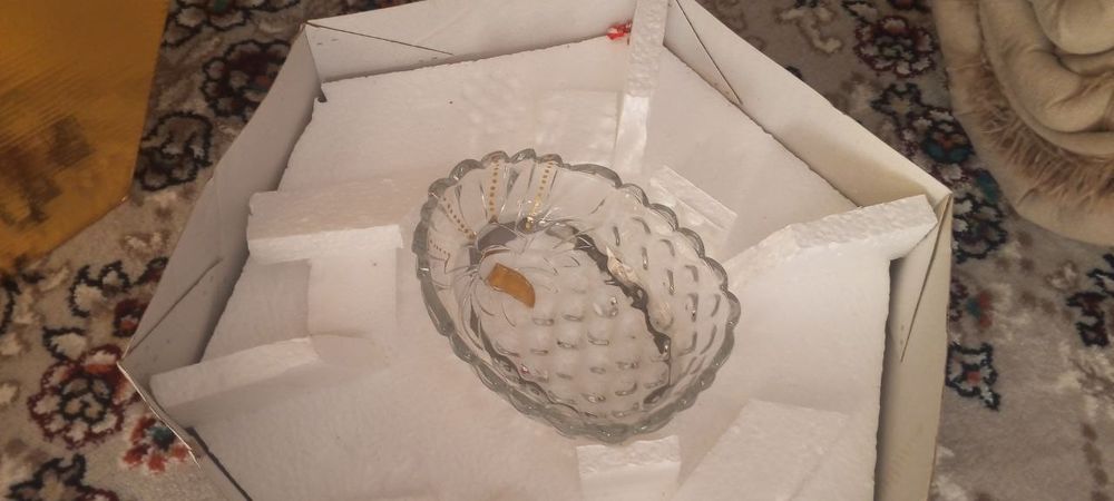 Bagema va xrustal idishlar yangidek