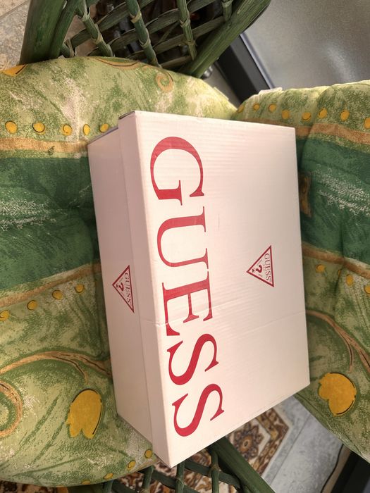 Adidasi Guess noi