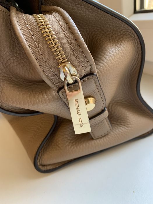 Продается сумка Michael Kors оригинал