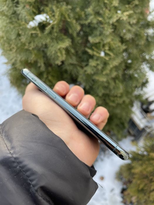 Iphone 11 pro 64gb baterie 81%