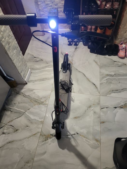 Trotineta electrica noua adusa din Olanda cauciucuri pline încărcător