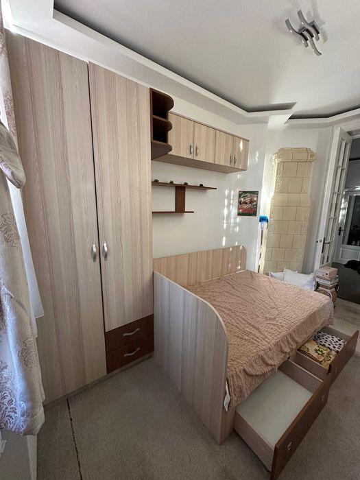 Mobilier complet pe tru dormitor