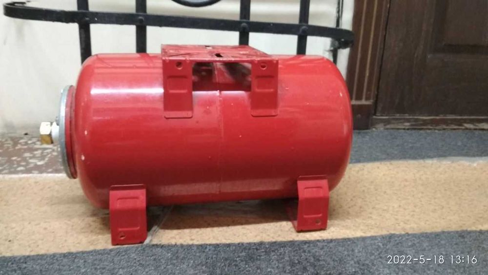 Продается Водяной бачок     Б/У