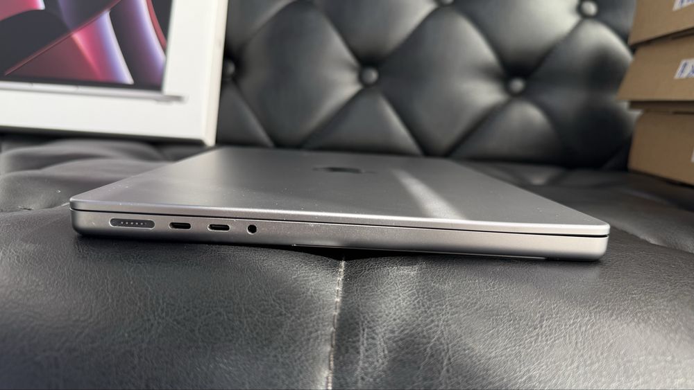 Apple MacBook Pro M2 Pro 2023 в хорошем состоянии почти новый!