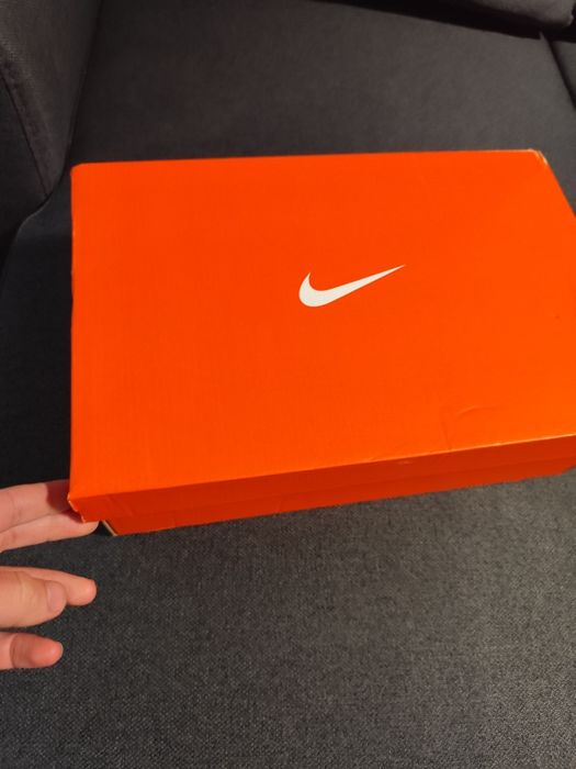 Маратонки  Nike Revolution 7
