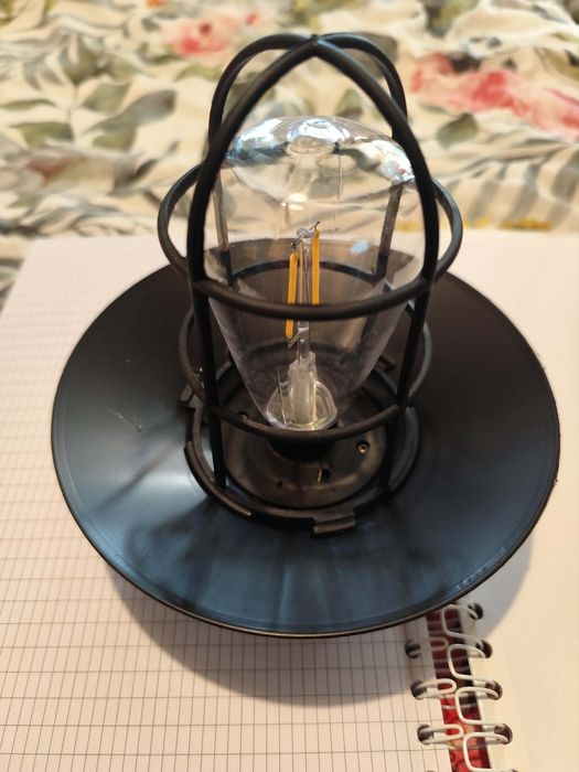 Висяща външна  соларна LED лампа