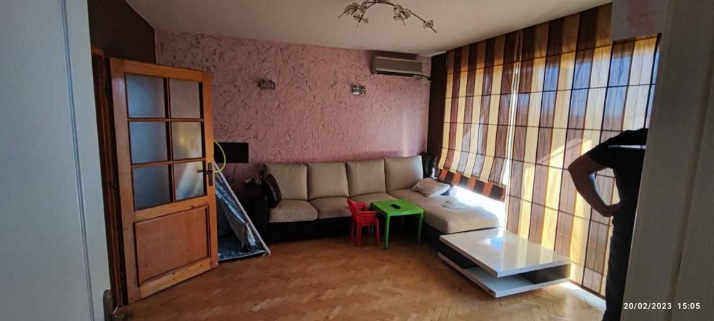 Тристаен Апартамент, Смирненски