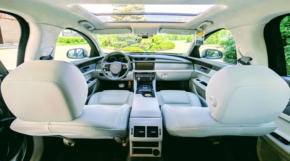 Jaguar XF 2020 + 2 Seturi de Jante - Revizii efectuate recent