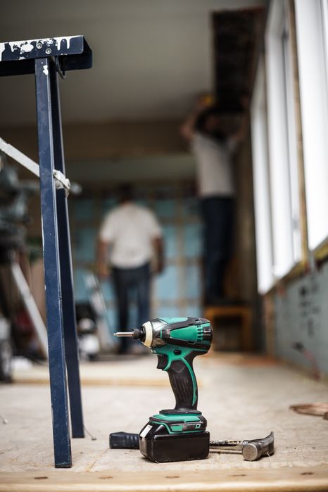 Handyman (mester) Servicii Premium de Reparații, Montaj și Renovări