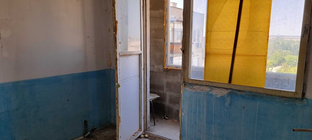 Продава се Двустаен апартамент в Разград, Освобождение - 60 кв.м за 850 €/кв.м - Снимка #2