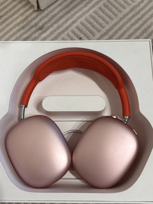 Apple AirPods Max (оригинал) в розовом цвете.