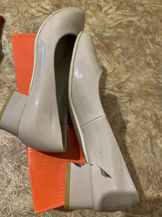 Бежевый туфли Б/у