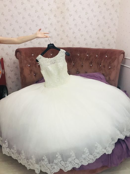 Шикарное свадебное платье