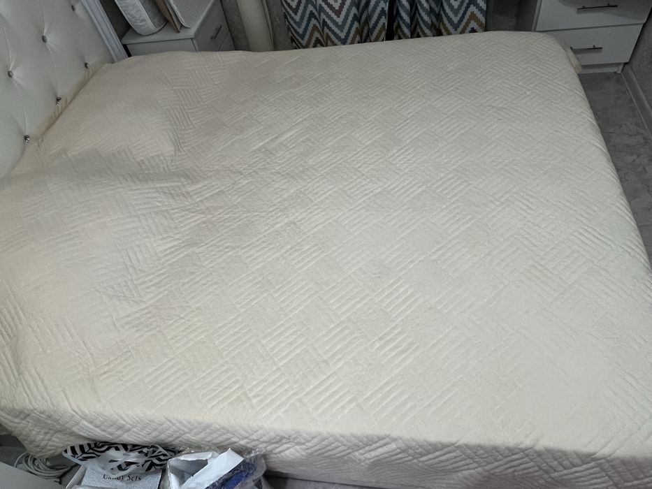 Продается спальная кровать б\у