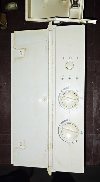 Placa electronica + Panou butoane - Centrala termica Viessmann Vitopend 100 - WH06