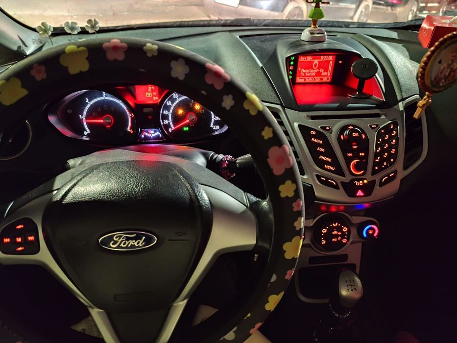 Ford Fiesta an 2012. Diesel consum 4 la suta