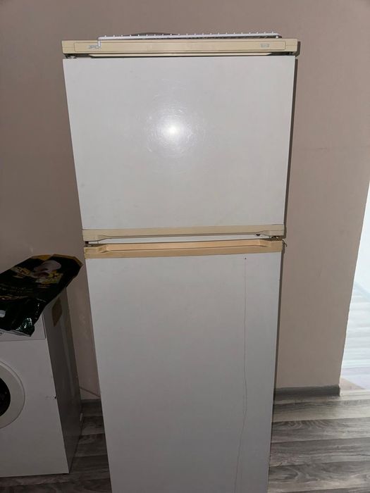 Продаю холодильник