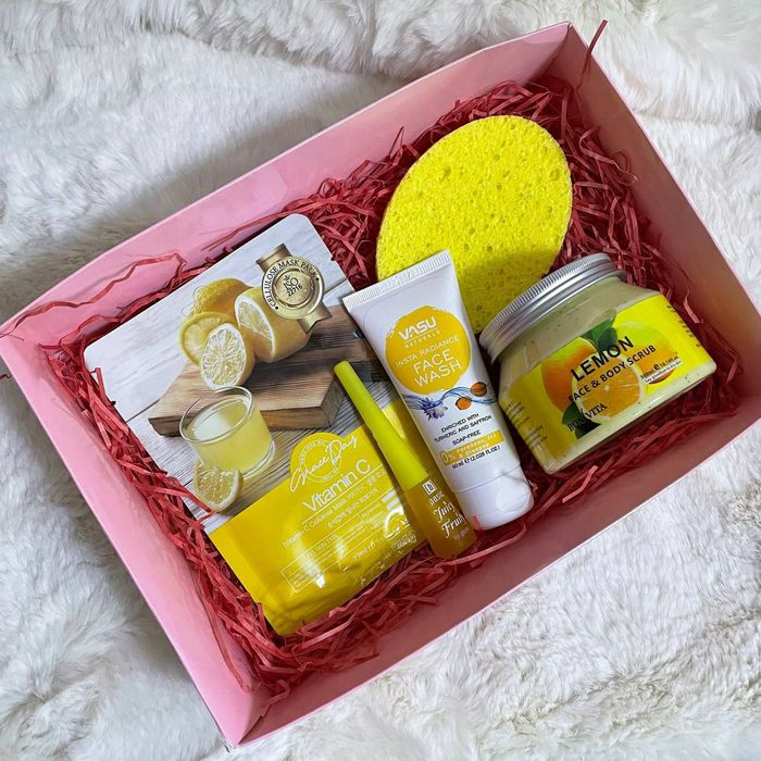 Подарочный набор косметики Podarka uchun Nabor kosmetika