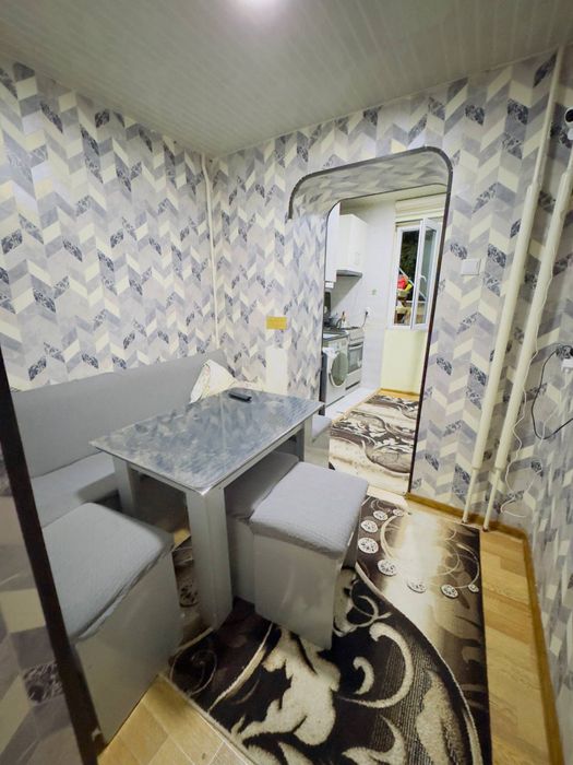 Срочно продаётся квартира ТТЗ бозор 4 комнт