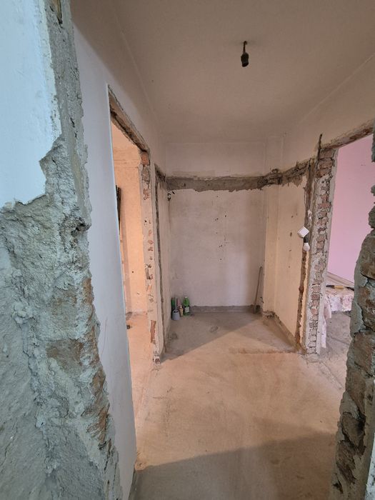 Vand apartament 2 camere - neamenajat