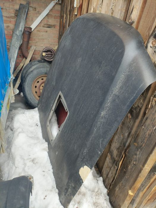 Продам капот на Nissan Patrol